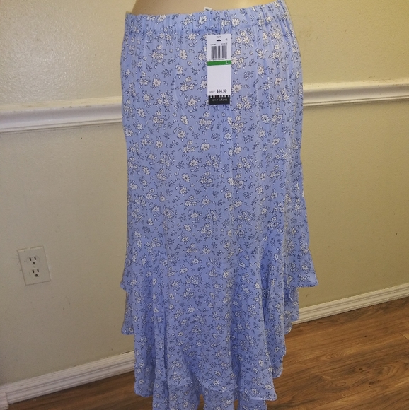 Hi Low flowing skirt - Picture 2 of 2